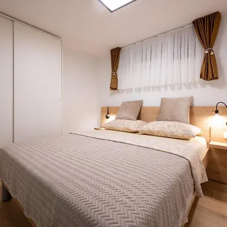In Mastrinka With Loggia, Air Conditioning, Wifi 5159-2 아파트