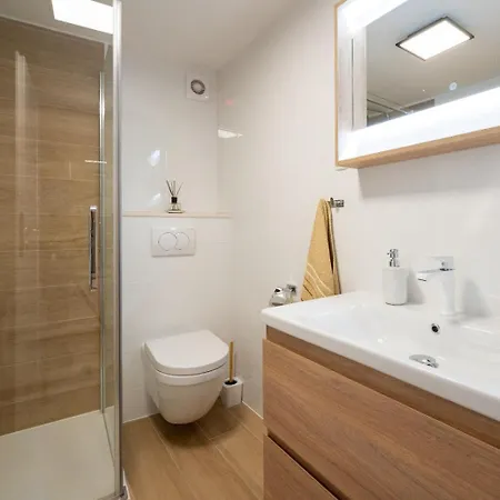 Apartment In Mastrinka With Loggia, Air Conditioning, Wifi 5159-2
