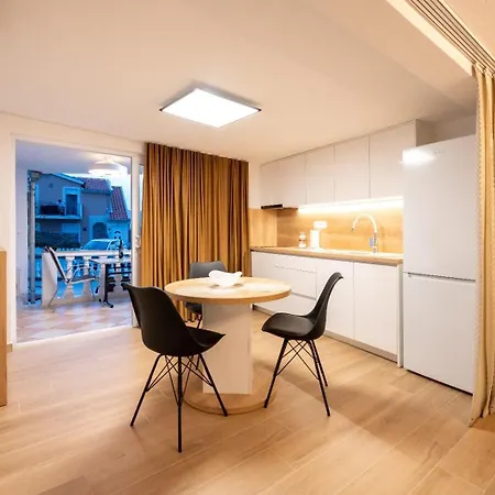 In Mastrinka With Loggia, Air Conditioning, Wifi 5159-2 * تروغير