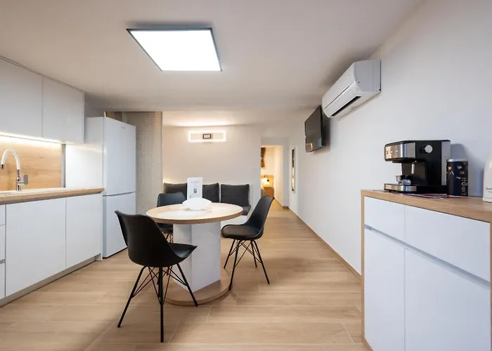 In Mastrinka With Loggia, Air Conditioning, Wifi 5159-2