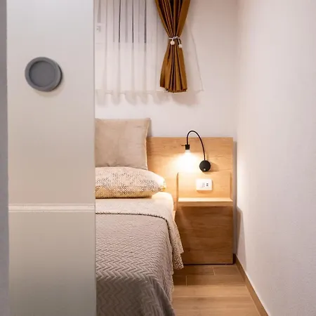 In Mastrinka With Loggia, Air Conditioning, Wifi 5159-2 * تروغير