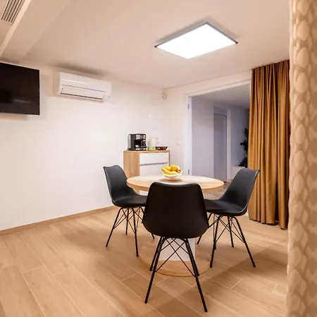 شقة In Mastrinka With Loggia, Air Conditioning, Wifi 5159-2 *