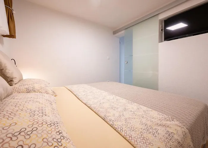 Apartment In Mastrinka With Loggia, Air Conditioning, Wifi 5159-2 Trogir