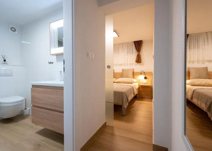 In Mastrinka With Loggia, Air Conditioning, Wifi 5159-2 Apartment Trogir