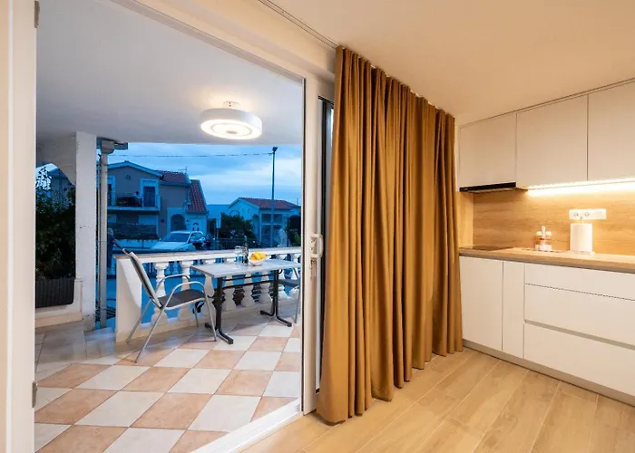 In Mastrinka With Loggia, Air Conditioning, Wifi 5159-2 *