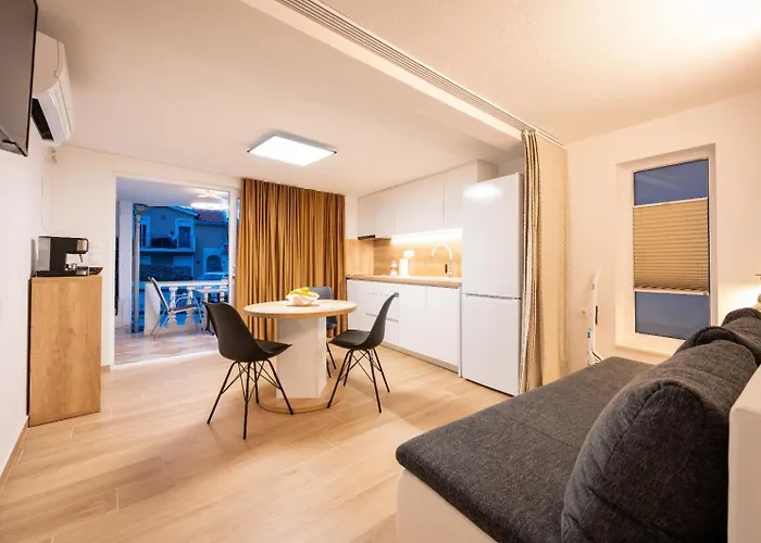In Mastrinka With Loggia, Air Conditioning, Wifi 5159-2 Apartment
